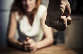 Violenza domestica: no alla casa popolare per gli autori di maltrattamenti